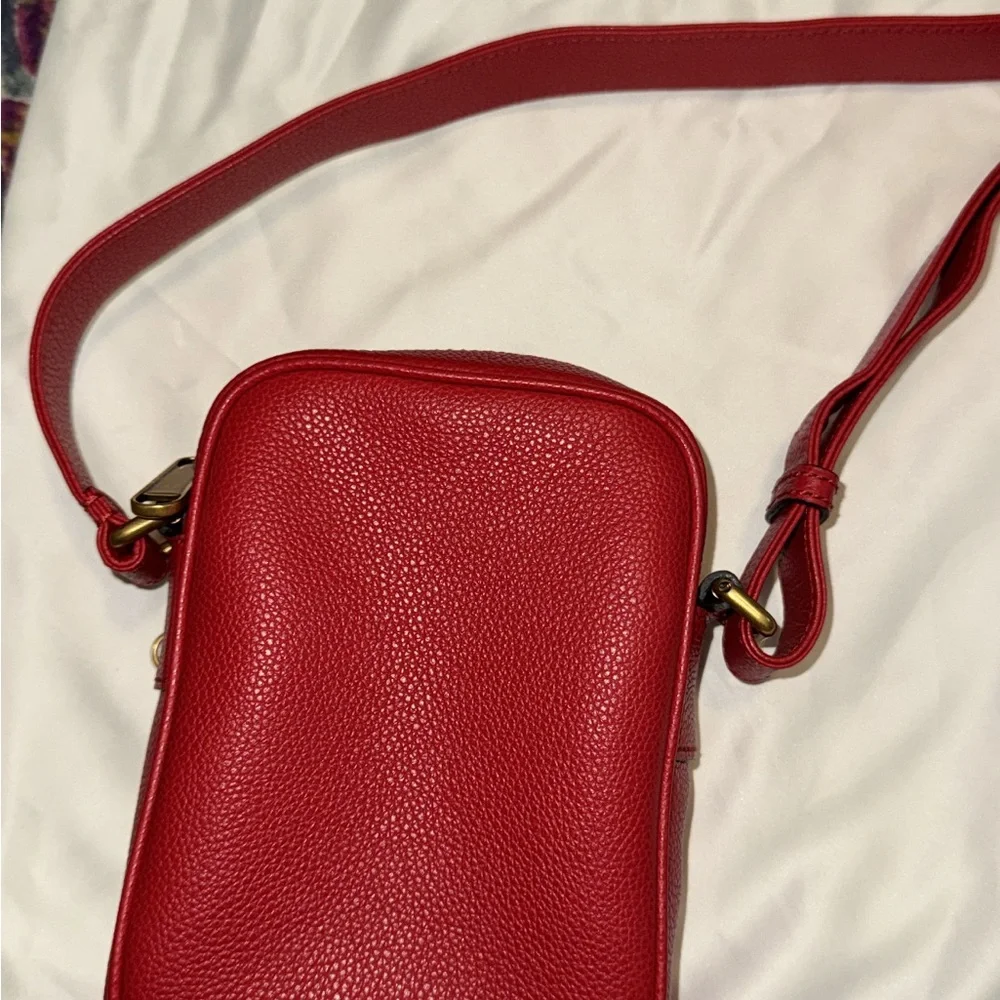 Gucci Red Crossbody Bag with Iconic Logo Design - Picture 7 of 8